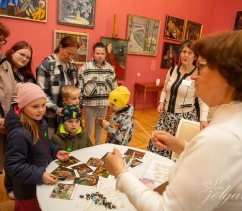Iepazīsti Jelgavas vēsturi gida stāstā!